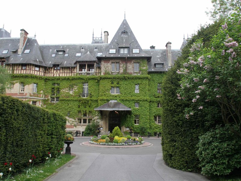 Luxury Chateau Accommodation